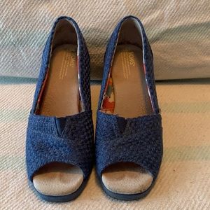 Toms wedges